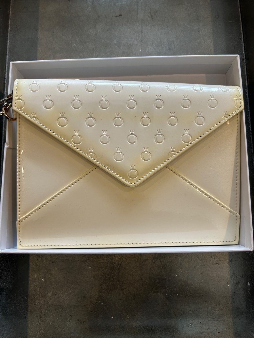 Pandora 'Filled with Love' NIB Ivory Envelope Clutch NIB - Picture 1 of 6